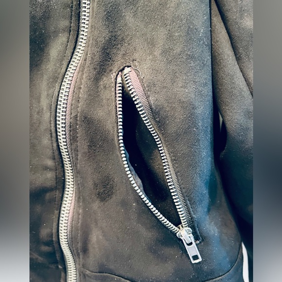 Rock it! PHILOSOPHY (EUC, Size S), Black Vegan Suede, Lined, Cropped Moto Jacket - Picture 6 of 10